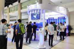 草莓视频二维码下载地址电子展会现场